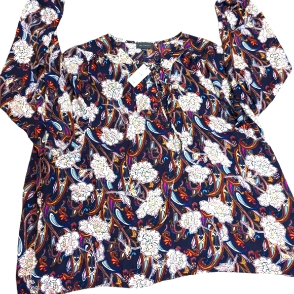 NWT.. Limited Women Small Purple Floral Blouse ...Size Small - Picture 4 of 7